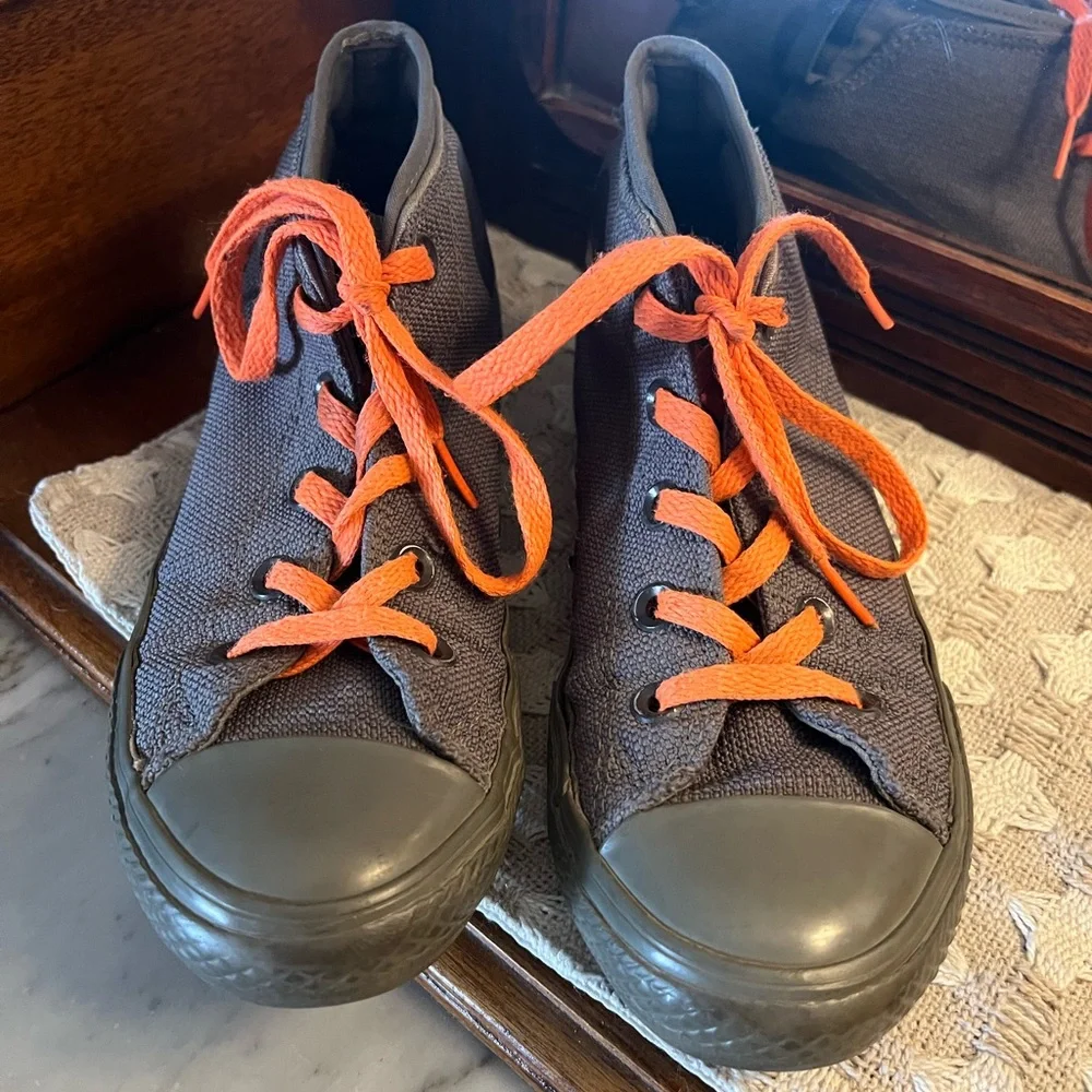 CONVERSE All Star Mid Classic Lace Up Sneaker Grey Black Orange Kid's Size 2‎
